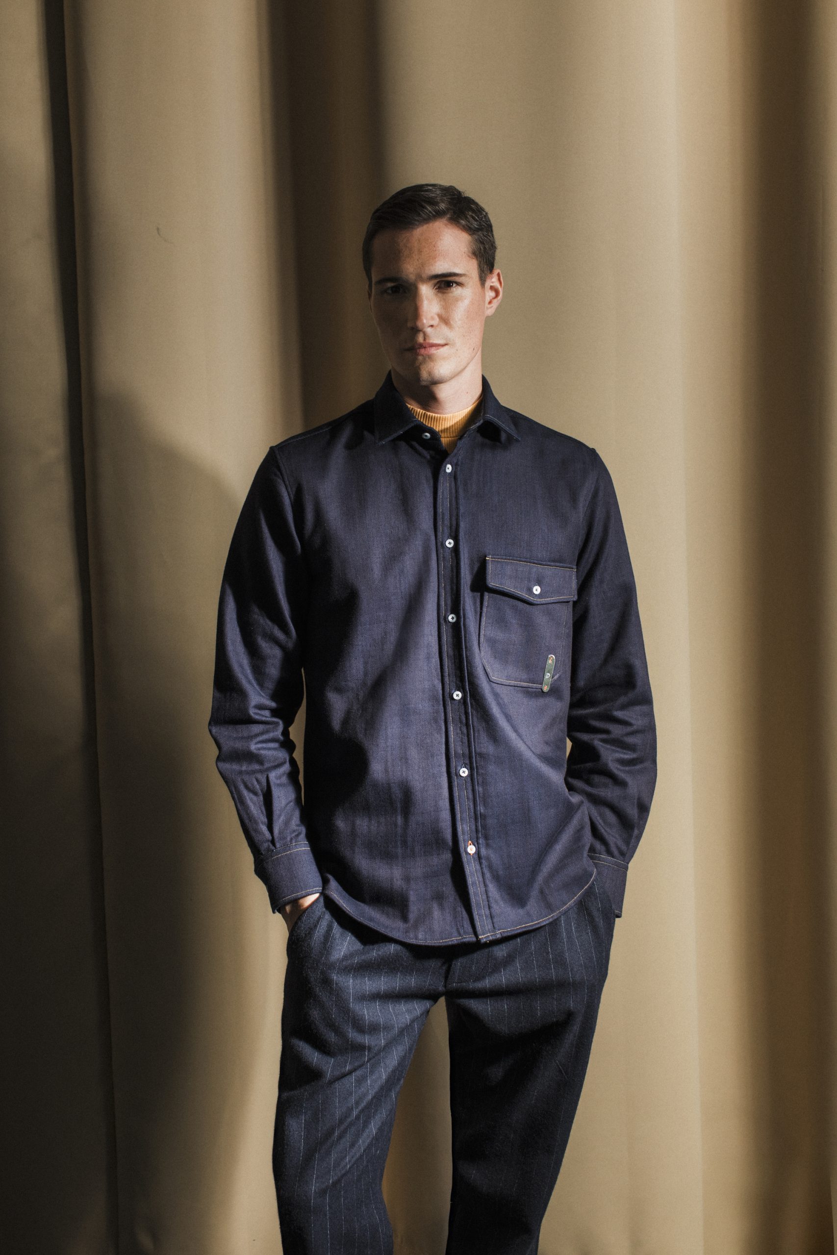 Calças clássicas com corte slim - Image 2