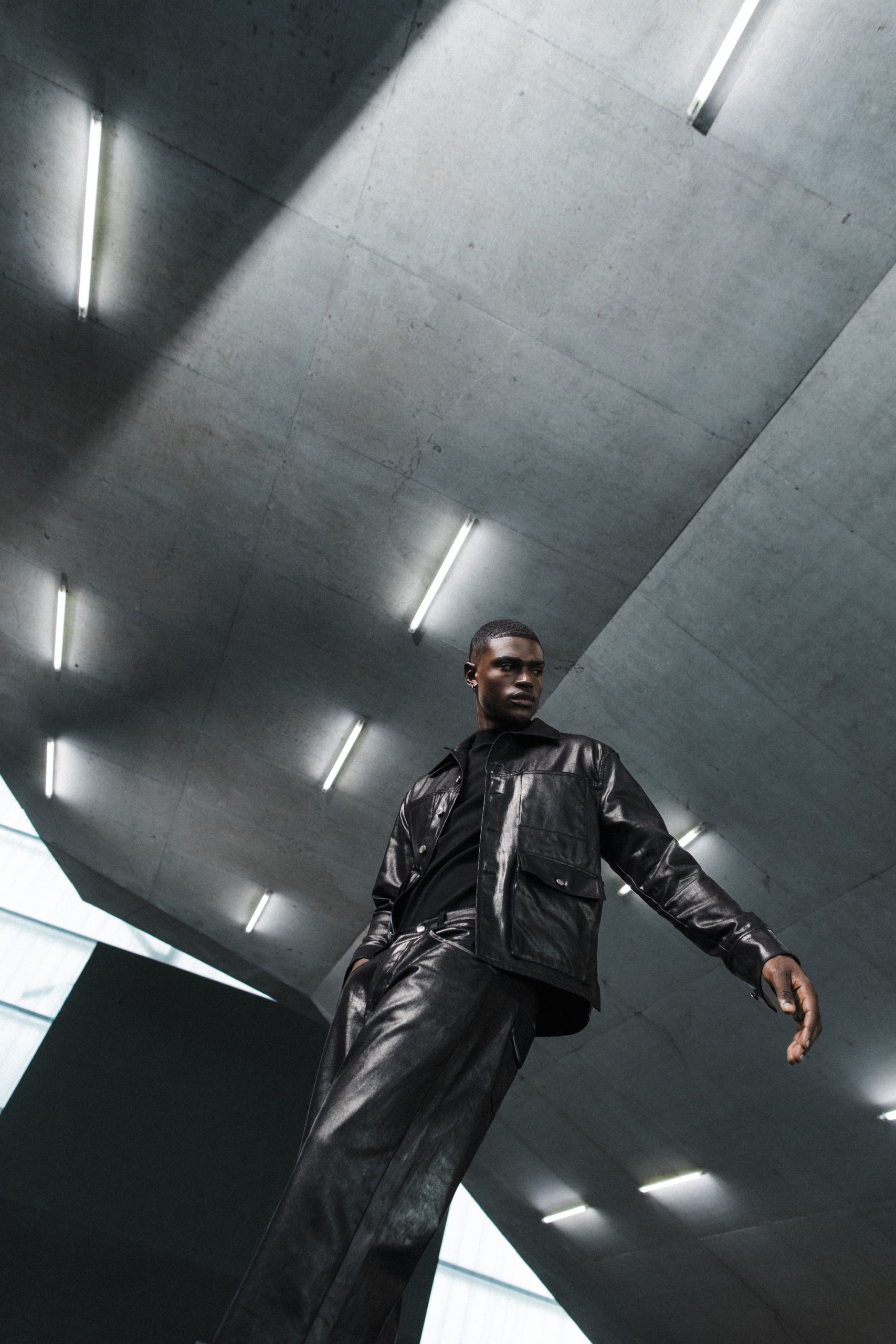 Calças de ganga com brilho - Image 2